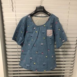 Denim Short-Sleeve Top Blue with Flower Embroidery Patterns